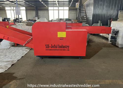 Tin tức công ty mới nhất về Mô hình mới hoàn thành 800F cho Ấn Độ tã trẻ em Chi phí khách hàng, tã phế liệu máy nghiền, máy nghiền tã bị lỗi 7.5KW cắt động cơ