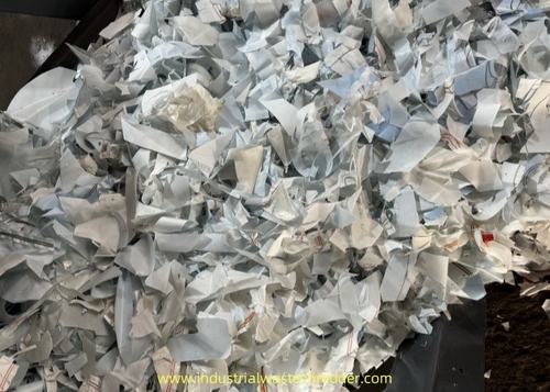 Tin tức công ty mới nhất về Máy nghiền vải túi khí nylon PA6 & PA66 Shredder Rotary Blades Mill With Large Capacity