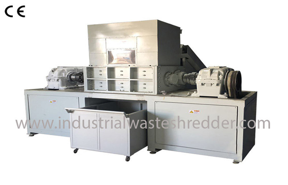 Giá tốt. Máy nghiền chất thải nhựa tốc độ mượt mà V Thiết kế lưỡi cho cục / ống nhựa trực tuyến
