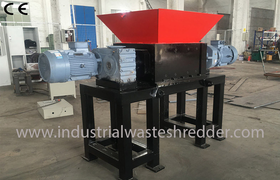 Giá tốt. Rolls / ống Các tông Shredder Máy nhiều lưỡi dao Xả đồng đều trực tuyến