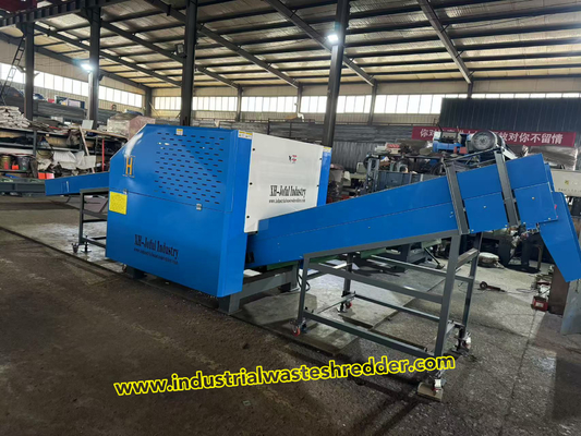 Máy cắt giấy bột gỗ 1600F Máy nghiền giấy rác với 1000kg / h Capacity And Customized Conveyor Length