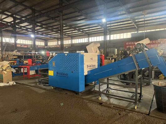 Giá tốt. Máy cắt nệm tiết kiệm năng lượng hiệu quả với kích thước sản xuất tùy chỉnh và công suất sản xuất cao trực tuyến