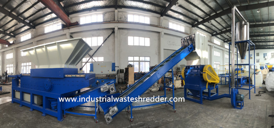 Giá tốt. Động cơ 135KW Máy hủy cáp 1500x1100Mm với phễu nạp liệu có thể di chuyển trực tuyến
